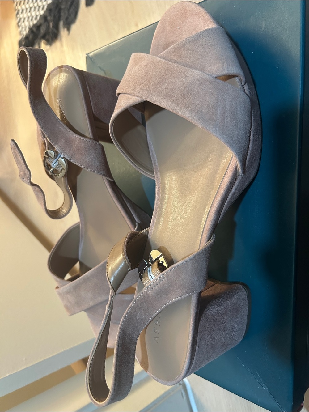 AEROSOLES Mauve Suede Crisscross Block Heel Sandals